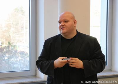 Uczestnik briefingu prasowego Marszałka Województwa Lubuskiego Marcina Jabłońskiego oraz Wojewody Lubuskiego Marka Cebuli
