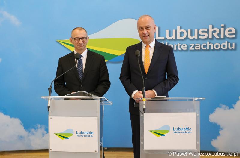 Marszałek Województwa Lubuskiego Marcin Jabłoński (z prawej) oraz Wojewoda Lubuski Marek Cebula