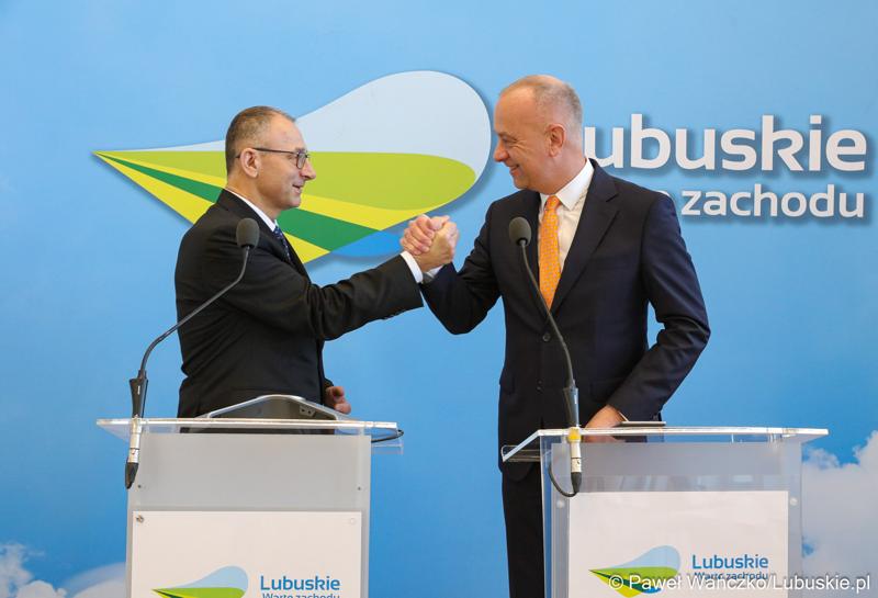 Marszałek Województwa Lubuskiego Marcin Jabłoński (z prawej) oraz Wojewoda Lubuski Marek Cebula