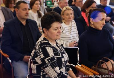 Uczestnicy spotkania ws. partnerstw samorządowych na terenie województwa lubuskiego i ich strategii terytorialnych w Lubniewicach