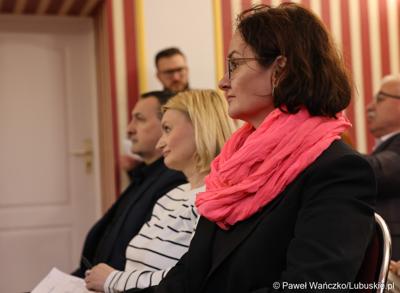 Uczestnicy spotkania ws. partnerstw samorządowych na terenie województwa lubuskiego i ich strategii terytorialnych w Lubniewicach