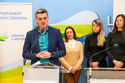 Konferencja prasowa - przemawia S. Ciemnoczołowski