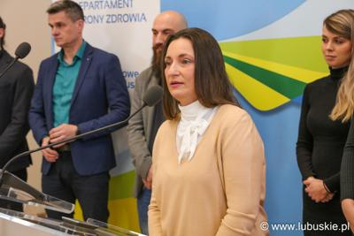 Konferencja prasowa - przemawia stypendystka