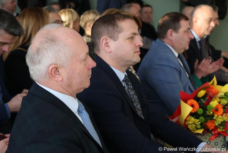 Uczestnicy uroczystego otwarcia Pawilonu Rehabilitacyjnego w Lubuskim Centrum Ortopedii w Świebodzinie
