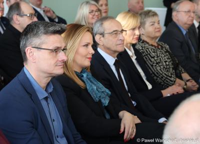 Uczestnicy uroczystego otwarcia Pawilonu Rehabilitacyjnego w Lubuskim Centrum Ortopedii w Świebodzinie