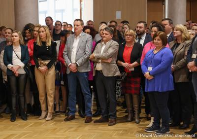 Pracownicy urzędu marszałkowskiego podczas spotkania noworocznego z Zarządem Województwa Lubuskiego