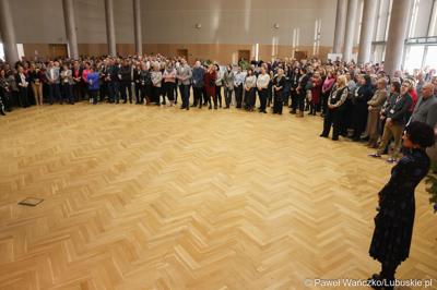 Pracownicy urzędu marszałkowskiego podczas spotkania noworocznego z Zarządem Województwa Lubuskiego