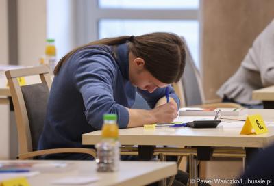 Uczestniczk zawodów okręgowych XXXVII Olimpiady Wiedzy Ekonomicznej w Urzeędzie Marszałkowskim Województwa Lubuskiego w Zielonej Górze 