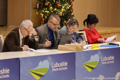 Jury zawodów okręgowych XXXVII Olimpiady Wiedzy Ekonomicznej w Urzeędzie Marszałkowskim Województwa Lubuskiego w Zielonej Górze 