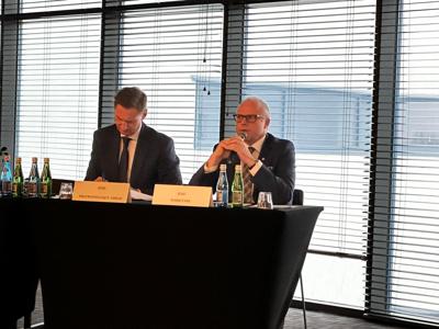 Uczestnicy obrad plenarnych Związku Województw RP