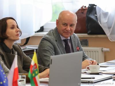 Uczestnicy  spotkania Partnerstwa „Razem dla wspólnego rozwoju: Trzciel, Pszczew, Szczaniec, Zbąszynek, Babimost, Kargowa, Trzebiechów, Bojadła, Przytoczna” w Lutolu Mokrym 