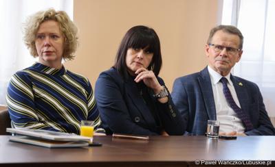 Uczestnicy  spotkania Partnerstwa „Razem dla wspólnego rozwoju: Trzciel, Pszczew, Szczaniec, Zbąszynek, Babimost, Kargowa, Trzebiechów, Bojadła, Przytoczna” w Lutolu Mokrym 