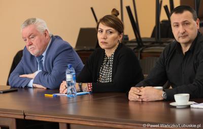 Uczestnicy  spotkania Partnerstwa „Razem dla wspólnego rozwoju: Trzciel, Pszczew, Szczaniec, Zbąszynek, Babimost, Kargowa, Trzebiechów, Bojadła, Przytoczna” w Lutolu Mokrym 