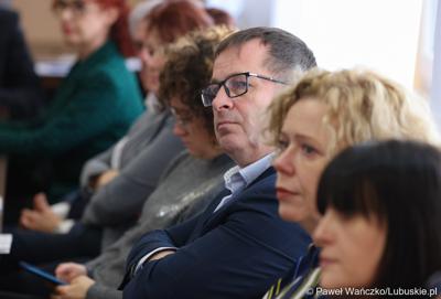 Uczestnicy  spotkania Partnerstwa „Razem dla wspólnego rozwoju: Trzciel, Pszczew, Szczaniec, Zbąszynek, Babimost, Kargowa, Trzebiechów, Bojadła, Przytoczna” w Lutolu Mokrym 