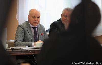 Uczestnicy  spotkania Partnerstwa „Razem dla wspólnego rozwoju: Trzciel, Pszczew, Szczaniec, Zbąszynek, Babimost, Kargowa, Trzebiechów, Bojadła, Przytoczna” w Lutolu Mokrym 
