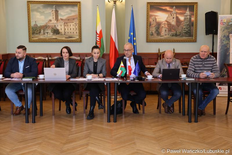 Spotkanie Instytucji Zarządzającej programem Fundusze Europejskie dla Lubuskiego 2021-2027 z ZIT i Partnerstwami Jednostek Samorządu Terytorialnego ws Żarach