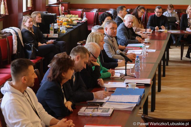 Spotkanie Instytucji Zarządzającej programem Fundusze Europejskie dla Lubuskiego 2021-2027 z ZIT i Partnerstwami Jednostek Samorządu Terytorialnego ws Żarach
