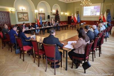 Spotkanie Instytucji Zarządzającej programem Fundusze Europejskie dla Lubuskiego 2021-2027 z ZIT i Partnerstwami Jednostek Samorządu Terytorialnego ws Żarach 