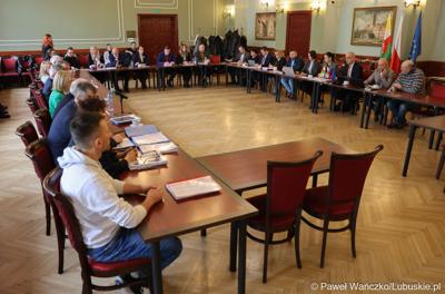 Spotkanie Instytucji Zarządzającej programem Fundusze Europejskie dla Lubuskiego 2021-2027 z ZIT i Partnerstwami Jednostek Samorządu Terytorialnego ws Żarach 