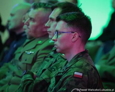 Uczestnicy podsumowania unijnego projektu, dzięki któremu zrewitalizowano centrum Sulęcina