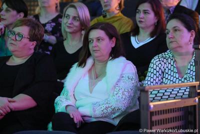 Uczestnicy podsumowania unijnego projektu, dzięki któremu zrewitalizowano centrum Sulęcina