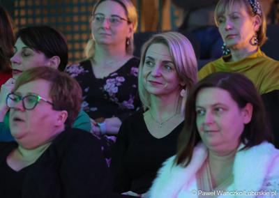 Uczestnicy podsumowania unijnego projektu, dzięki któremu zrewitalizowano centrum Sulęcina