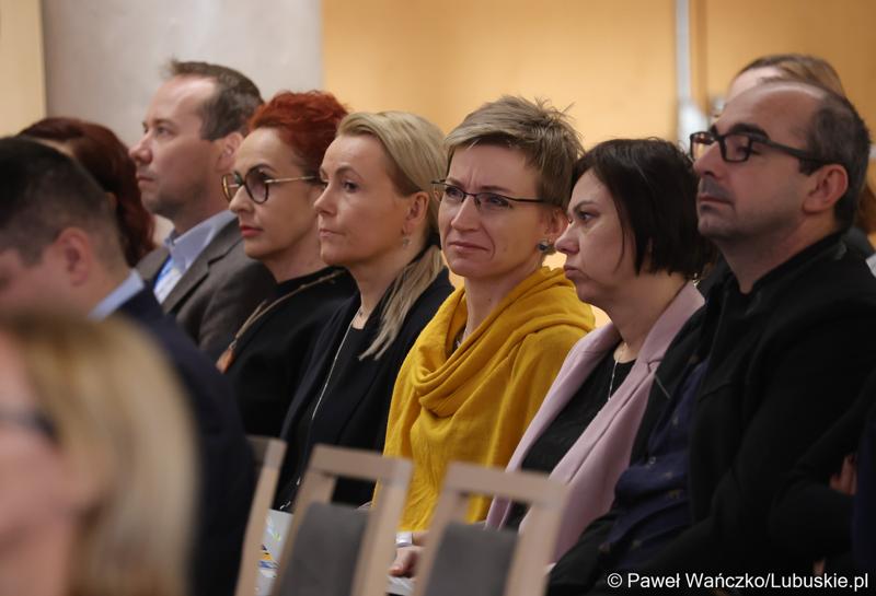Uczestnicy piątkowego (19 stycznia 2023 r.) spotkania ws. projektu aktualizacji Strategii Rozwoju Województwa Lubuskiego 2030 w urzędzie marszałkowskim