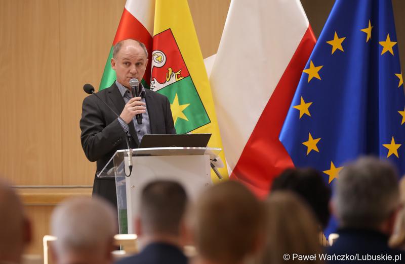 Uczestnicy piątkowego (19 stycznia 2023 r.) spotkania ws. projektu aktualizacji Strategii Rozwoju Województwa Lubuskiego 2030 w urzędzie marszałkowskim