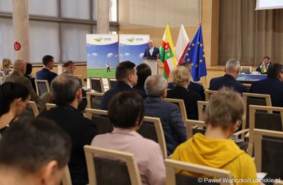 Uczestnicy piątkowego (19 stycznia 2023 r.) spotkania ws. projektu aktualizacji Strategii Rozwoju Województwa Lubuskiego 2030 w urzędzie marszałkowskim 