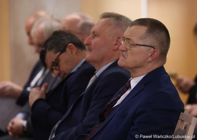 Uczestnicy piątkowego (19 stycznia 2023 r.) spotkania ws. projektu aktualizacji Strategii Rozwoju Województwa Lubuskiego 2030 w urzędzie marszałkowskim 