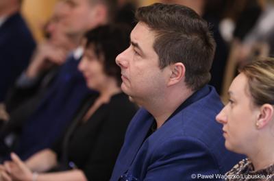Uczestnicy piątkowego (19 stycznia 2023 r.) spotkania ws. projektu aktualizacji Strategii Rozwoju Województwa Lubuskiego 2030 w urzędzie marszałkowskim 