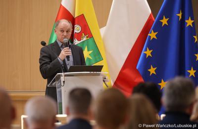 Uczestnicy piątkowego (19 stycznia 2023 r.) spotkania ws. projektu aktualizacji Strategii Rozwoju Województwa Lubuskiego 2030 w urzędzie marszałkowskim 
