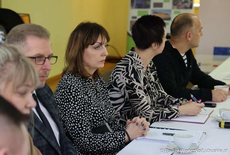 Spotkanie Instytucji Zarządzającej programem Fundusze Europejskie dla Lubuskiego 2021-2027 z przedstawicielami miast i gmin tworzących Partnerstwo Razem dla rozwoju Powiatu Żagańskiego: Małomice, Niegosławice, Brzeźnica, Szprotawa, powiat Żagański.