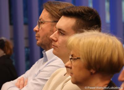 Uczestnicy spotkania w sprawie projektu aktualizacji Strategii Rozwoju Województwa Lubuskiego 2030 w w Wojewódzkiej i Miejskiej Bibliotece Publicznej im. Zbigniewa Herberta Gorzowie Wlkp. 