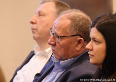 Uczestnicy spotkania w sprawie projektu aktualizacji Strategii Rozwoju Województwa Lubuskiego 2030 w w Wojewódzkiej i Miejskiej Bibliotece Publicznej im. Zbigniewa Herberta Gorzowie Wlkp. 