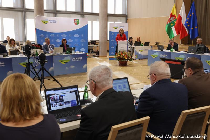 Uczestnicy styczniowej zwyczajnej sesji Sejmiku Województwa Lubuskiego