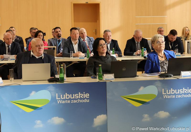 Uczestnicy styczniowej zwyczajnej sesji Sejmiku Województwa Lubuskiego