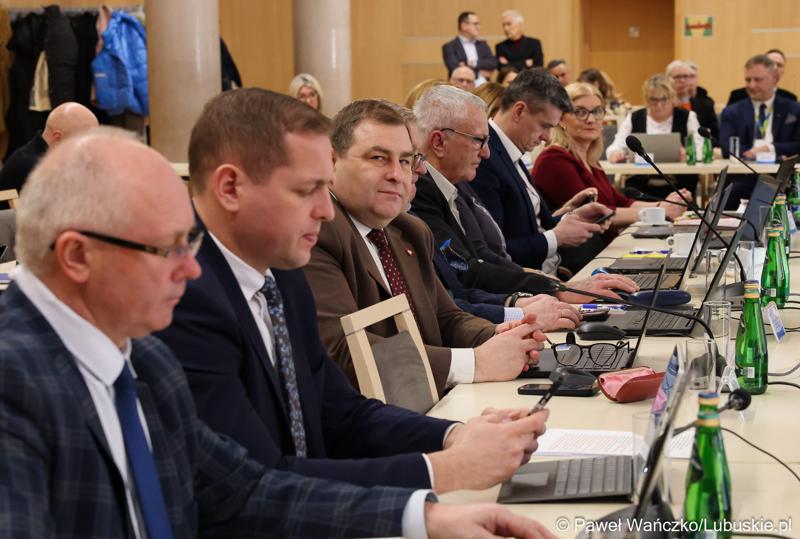 Zarząd woj. lubuskiego oraz radni na styczniowej zwyczajnej sesji Sejmiku Województwa Lubuskiego