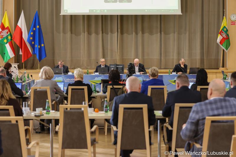 Uczestnicy styczniowej zwyczajnej sesji Sejmiku Województwa Lubuskiego