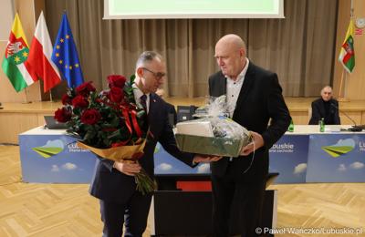 Wojewoda Lubuski Marek Cebula (z lewej) oraz przewodniczący Sejmiku Wacław Maciuszonek na styczniowej zwyczajnej sesji Sejmiku Województwa Lubuskiego