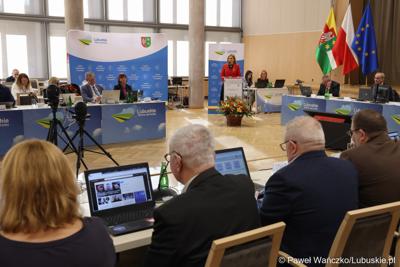 Uczestnicy styczniowej zwyczajnej sesji Sejmiku Województwa Lubuskiego