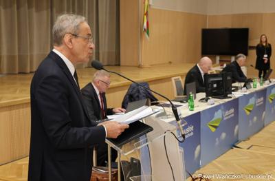  Laudację na cześć odznaczonych odczytał Mirosław Marcinkiewicz, wiceprzewodniczący Sejmiku Województwa Lubuskiego.