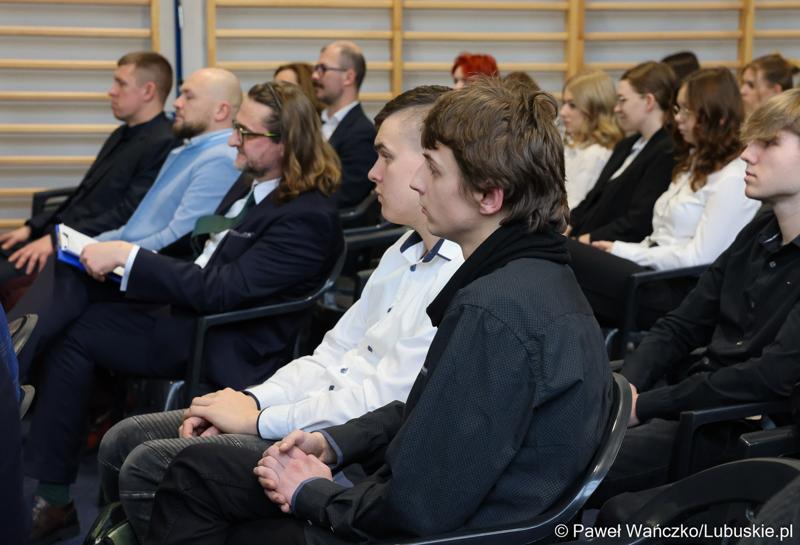 Uroczyste rozstrzygnięcie konkursu „Młodzież ratuje życie” w Centrum Aktywności Społecznej w Nowej Soli