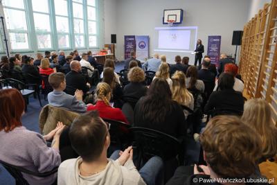 Uroczyste rozstrzygnięcie konkursu „Młodzież ratuje życie” w Centrum Aktywności Społecznej w Nowej Soli 
