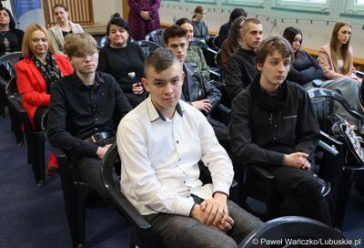 Uroczyste rozstrzygnięcie konkursu „Młodzież ratuje życie” w Centrum Aktywności Społecznej w Nowej Soli 