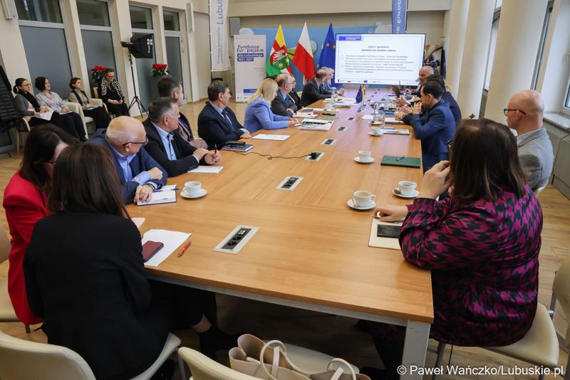 Spotkanie Instytucji Zarządzającej programem Fundusze Europejskie dla Lubuskiego 2021-2027 z Zielonogórsko-Nowosolskim Miejskim Obszarem Funkcjonalnym