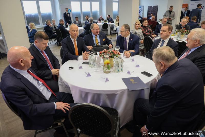 Uczestnicy Gospodarczej Inauguracji 2024 r. w sali sesyjnej Urzędu Miasta w Gorzowie Wlkp.