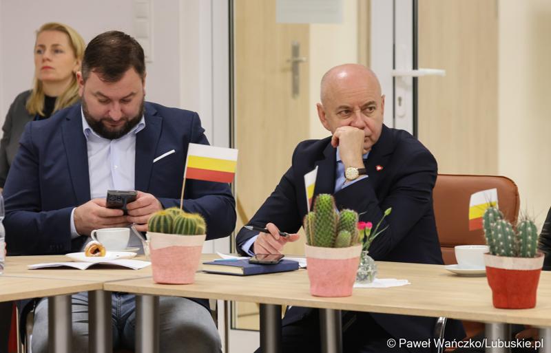 Uczestnicy spotkania Instytucji Zarządzającej programem Fundusze Europejskie dla Lubuskiego 2021-2027 spotkali się z Partnerstwem Porozumienie Gmin Lubsko i Jasień.
