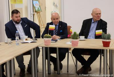 Przedstawiciele Instytucji Zarządzającej programem Fundusze Europejskie dla Lubuskiego 2021-2027 podczas spotkania z Partnerstwem Porozumienie Gmin Lubsko i Jasień.