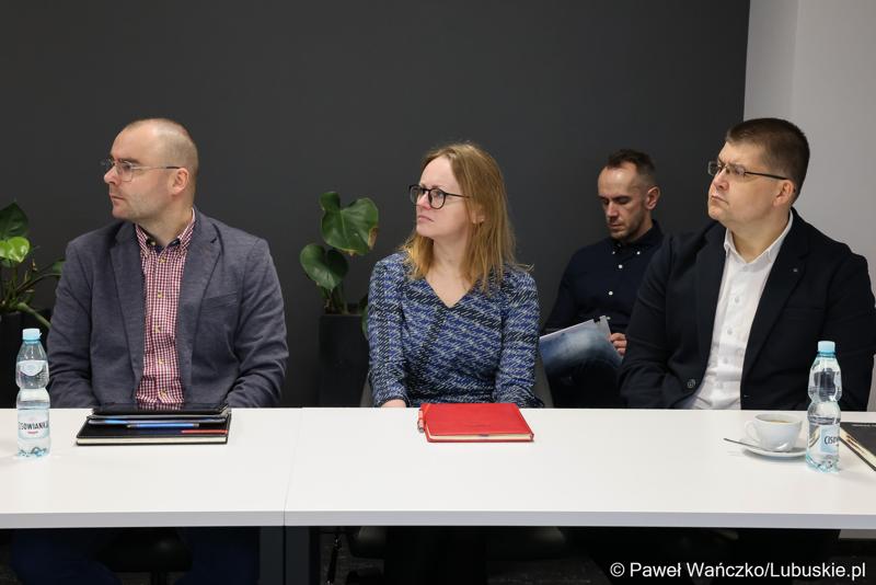Uczestnicy spotkania Instytucji Zarządzającej programem Fundusze Europejskie dla Lubuskiego 2021-2027 z Gorzowskim Miejskim Obszarem Funkcjonalnym